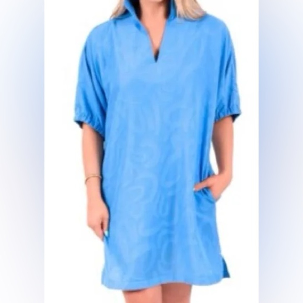 Emily McCarthy Light Blue Textured Poppy Popover V-Neck Short Sleeve Dress